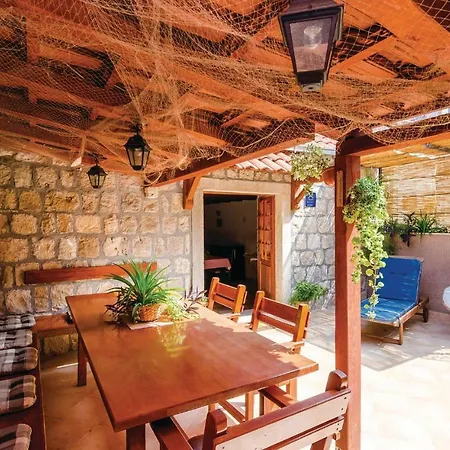 Tatil Evi Two-bedroom Holiday In Trstenik *