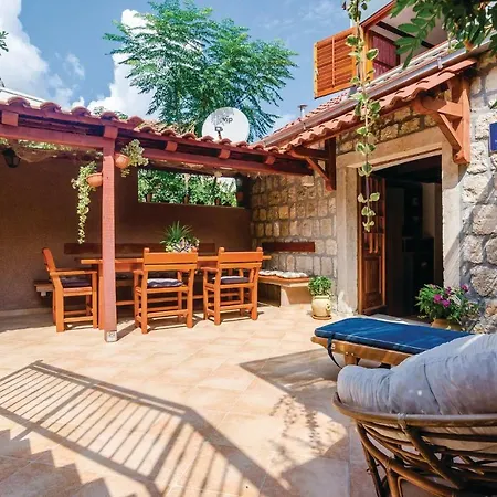 Two-bedroom Holiday In Trstenik * Trstenik (Dubrovnik-Neretva)