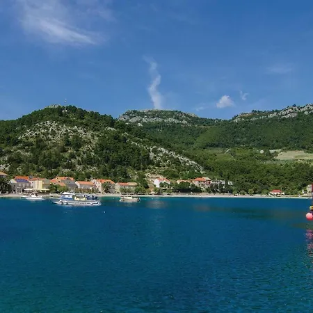 Two-bedroom Holiday In Trstenik